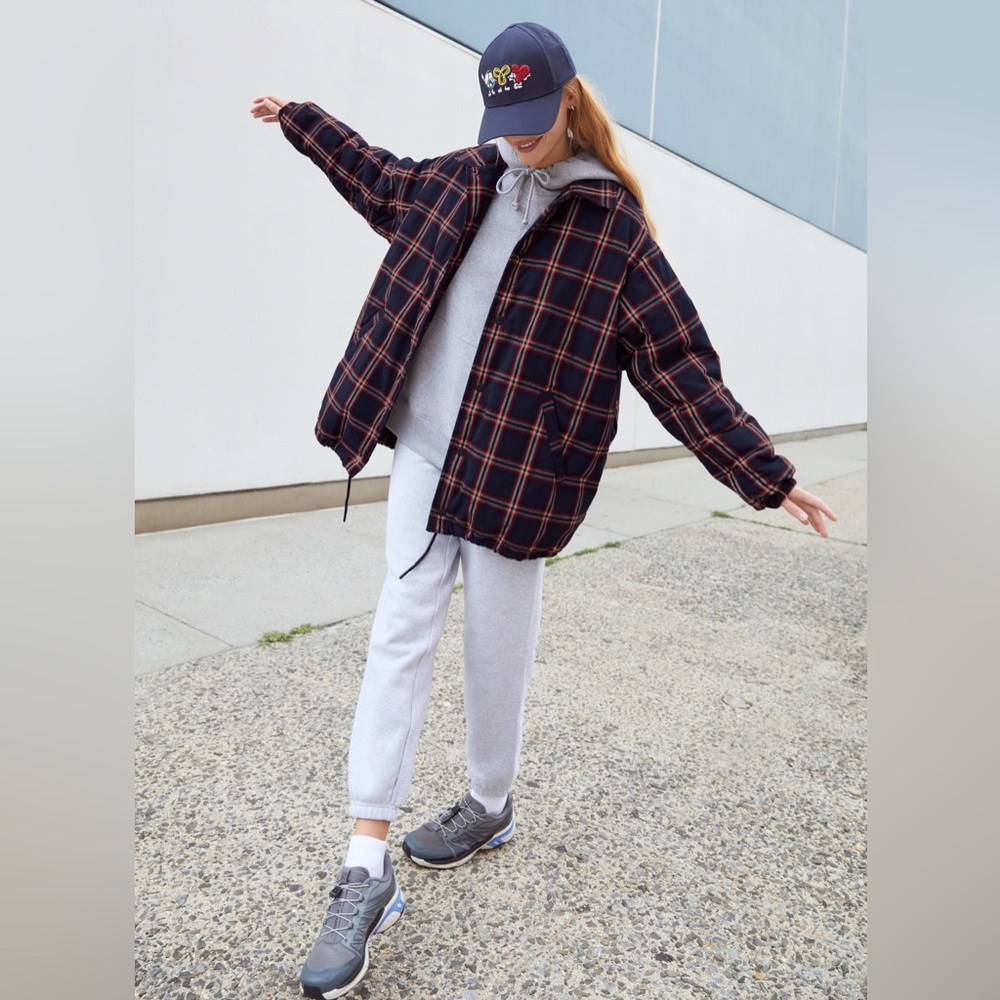 Aritzia TNA Coaches Jacket - Picture 3 of 8
